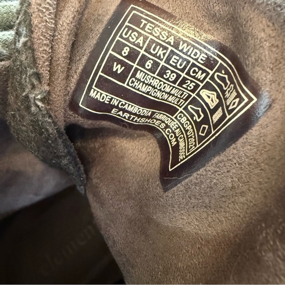 Element Lace-Up Boots in Brown and Tan size 8 wide - Picture 10 of 12